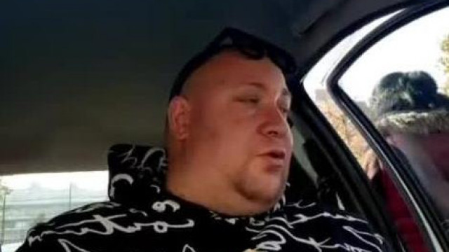 Mangalica Subi tömi a Mekis kaját a kocsiban és ki van akadva mert Lotyò Pantera nem vett kakaòport
