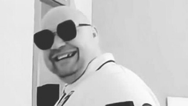 MC nagycsoportos Pityike pénzbehajtósat játszik
