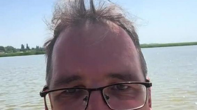 Sodi strandol az undorítò testével: "Kicsit úszkálok aztàn hazamegyek mert ez így uncsi!"