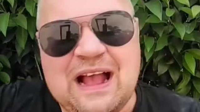 Mc Isti a többi trash-t savazza. Gammer, Sodi, Jenes, Fullfing és Laura oltogatása. (2024.7.10)