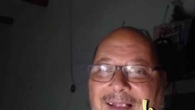 Pedofil Vadász Gyula beszámolója arról, hogy ma milyen jót hokizott (valószínűleg kisfiúkra)