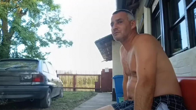 Felhízott, Láncdohányos Mobilsz lebassza Zabrinkát mert az a Galambokkal beszèlget