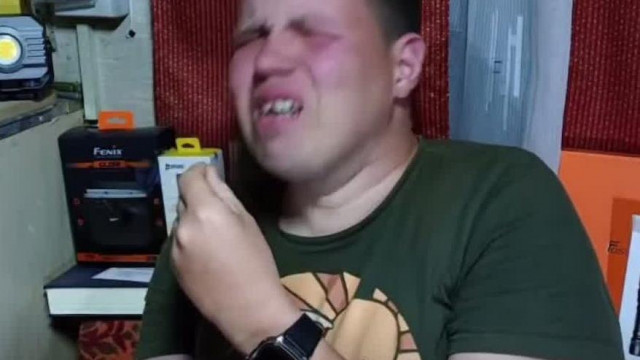 Alex MHV Tomi barátságáért sírós live jelenete