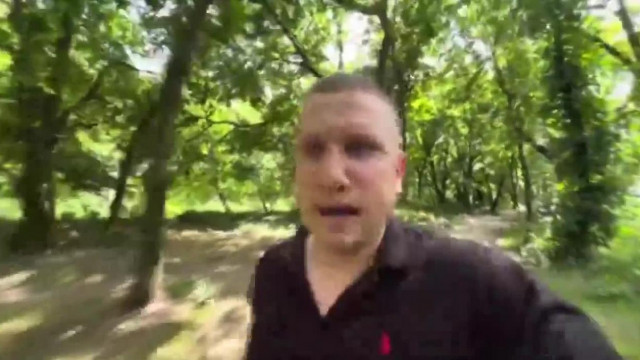 Kufár Bence már megint kéreget a mizsei mellett (A.I. paródia)