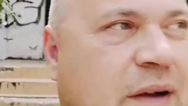 Mc Isti egy elhagyatott épület előtt filòzik hogy vannak-e bent szellemek?