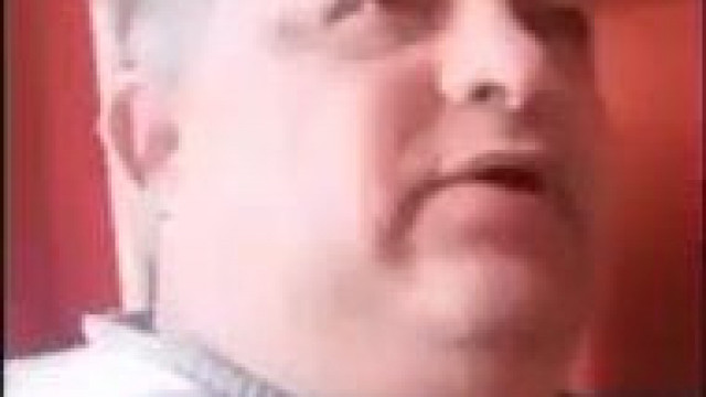 Tar Sanyi hátbabaszkodja Margit nénit egy másik köhögése miatt