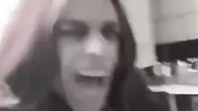 Tranyó Dani wc mellett ordibálós karaoke előadása: System of a Down - Toxicity