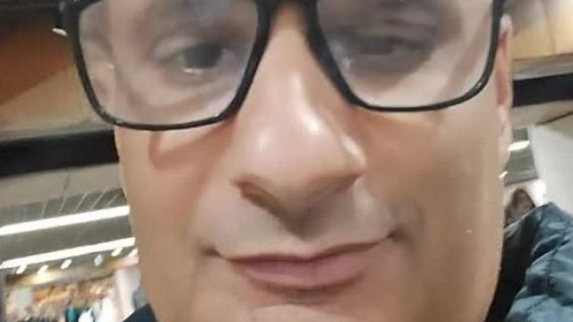 MocsáriSzörny BaranyiJo pénzt szorongatva akar fiatal fiúkat "boldoggá tenni"