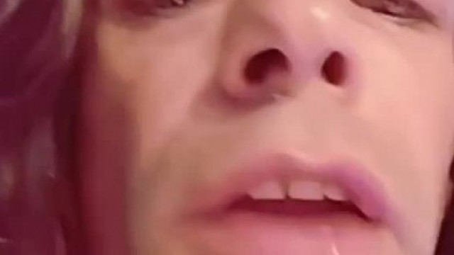Hári Dániel felkúrja magát a videó végére: Kinyitom egy kicsíta zajtott  Nő, de milyen pézt hagytam el!