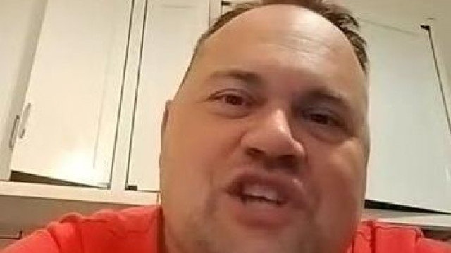 MC Gyogyós - Északai asztal beszélget és, sztórizgatás be székel ve
