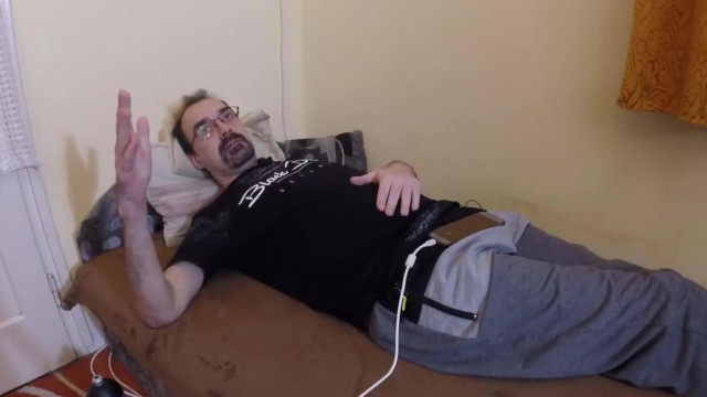 Turha ágyban döglés közben fikázza a katolikusokat (2019.12.19.)