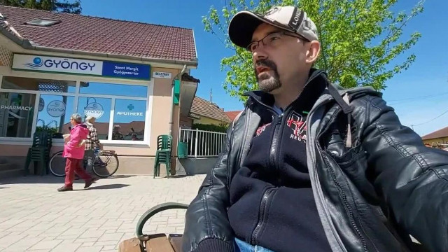 Turha rinyál, mert sorban kell állni (2020.04.15.)