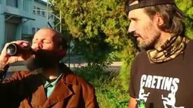 Bartos megtippeli sörök alkoholtartalmát Anulu fejű Kretén Regivel