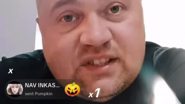 Mc Disznòfej live közben gyűlölködik ès közli hogy ő nem "NARZISZTIKUS"