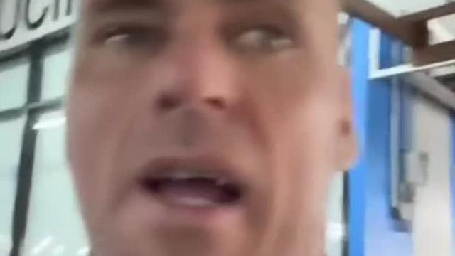 Az Impotens Sztív elmebeteg-kapuzáràsos, 10 Òràs live-ja 10 Percben