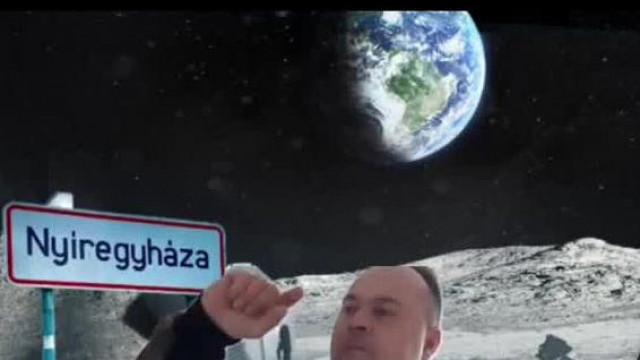 MC űrhajós a holdon folytat tárgyalásokat a NASA-val