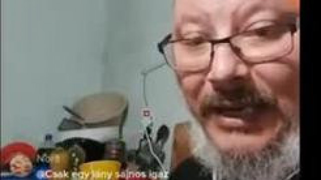 Vadász Gyulát és felszopóját megzavarja egy rosszakarója (Büdös tojás! 2022. November)