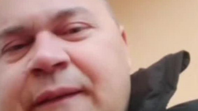 Az Agyilag zokni Pista bàcsi talàl egy szöcskét ès azt hiszi hogy az egy Pòk (!)