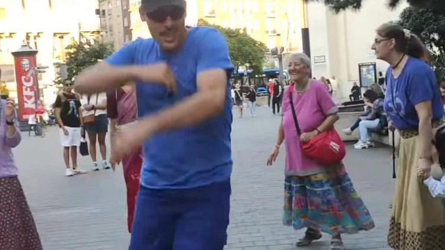 Elmebeteg DJ Zoltán önégető rángatózása