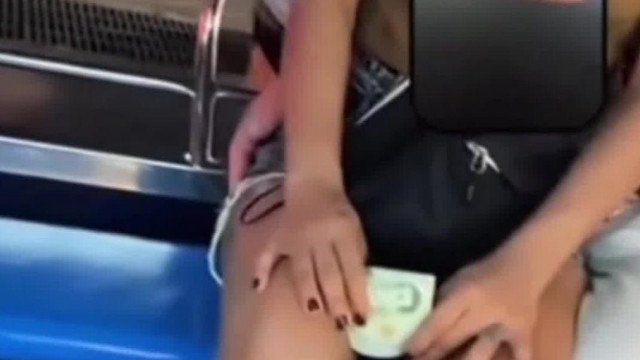 Ekszkluzív Videòfelvétel arròl ahogy SztívMester felszedi a prostituált Lédibojt