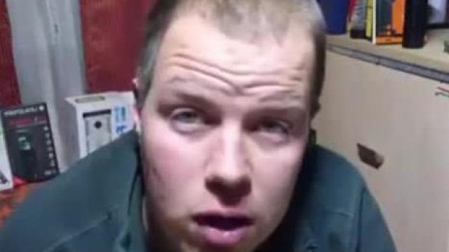 Koldustech Alex kevésbé értékeli a modern kor "vívmányait" ha tisztálkodásról van szó.