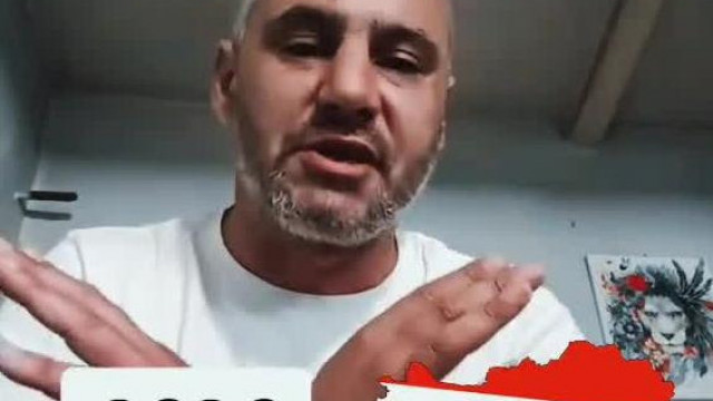 Horrorfilm Fejű Mobilsz kijelenti, hogy 2026-ban végre el fogja takarítani a Fideszt!