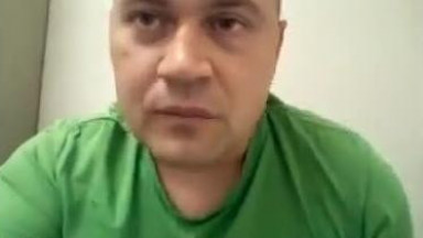 MC Isti a WCből tolja