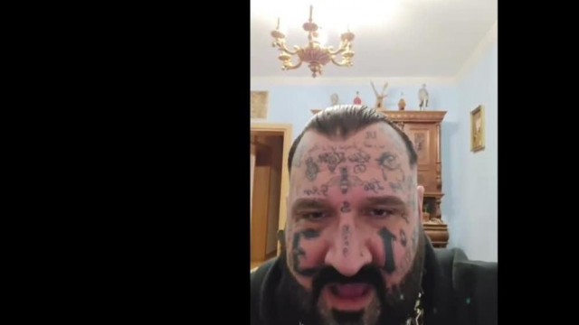 Rugós összefirkált pad 2025.01.09. tiktok live részlet (hegyi beszéd, ház mutogatás és egy kis free style)
