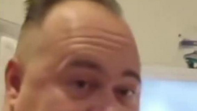 Down Szindròmàs Pista ananàszra nyíratta a sèròjàt megint