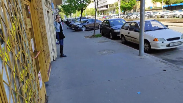 Anticigi uraság beleköt egy random munkaszünetben cigiző csajba. (1.rész).