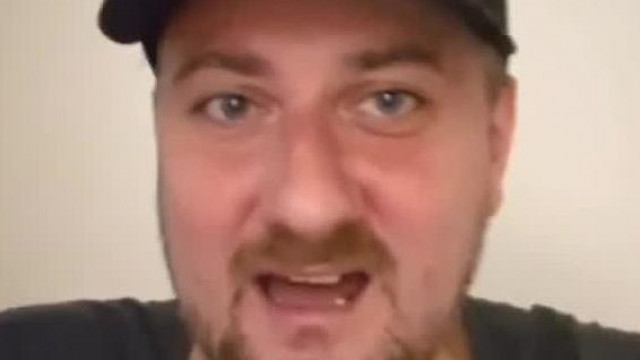 Imi egy rákos lányt szid bebaszva. (2025. 01. 18.)