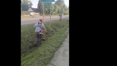 Bariadd: Hecht 135 BTS fűkasza munkában, fajövés irtása pengével 1