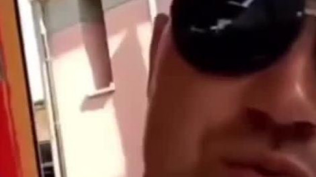 MC Isti még jóval a koldustúrné előtti retro kaja flexe kebáppal és kólával