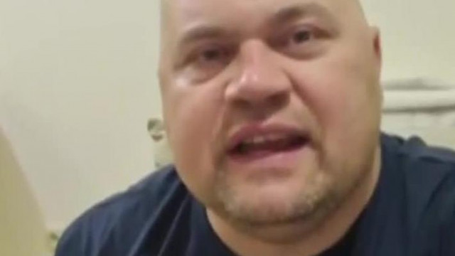 Ananász megint rettegve gyűlölködik: ,,Zárul a kör... Zárul a gyermekednek a légcsöve!"