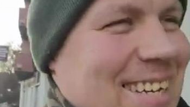 A semmirekellő Koldustechnika Alex, fájós háttal tartalékosnak jelentkezett!