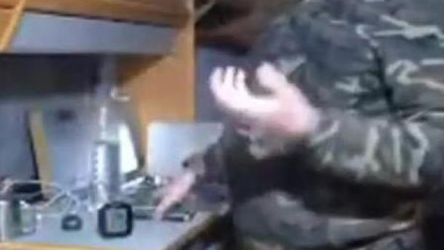 Kolustechnika Alexnak nem csak a háta fáj, súlyos "kézbetegsége" is van
