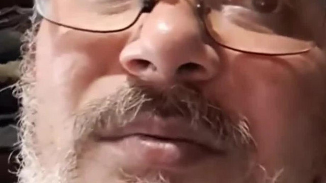 Pedofil Tojás matekozik a feszopói pénźén, hogy mire tudná elbaszni