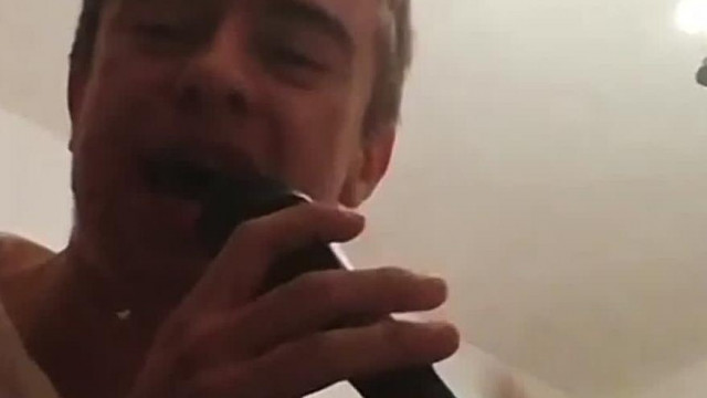 Bárányhimlőt hordozó Hidegháborúban szétharcolt fejű Uborcraft Jolly sajátos előadása