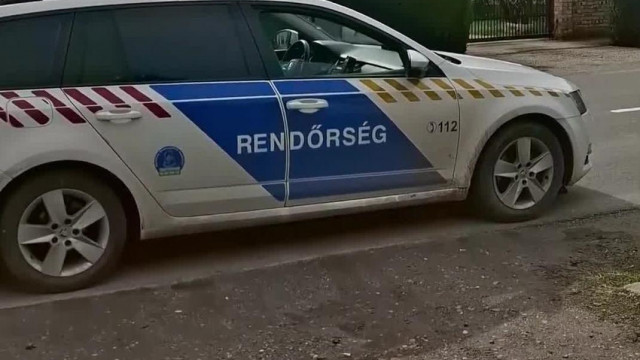 Elmebeteg pedo Gyula kihívta a rendőrséget, mert egy cigó csávó tartozik neki 5000 Ft-al és le akarja vele dolgoztatni