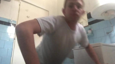 Fitymaffia Sam féle retardált edzés a fürdőszobában (2020 06.11.)