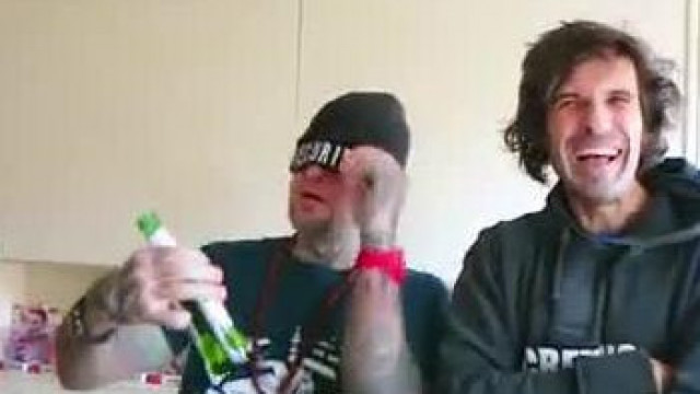 "Humor" Anulu fejű Kretén Regivel: Joker megtippeli sörök alkoholtartalmát