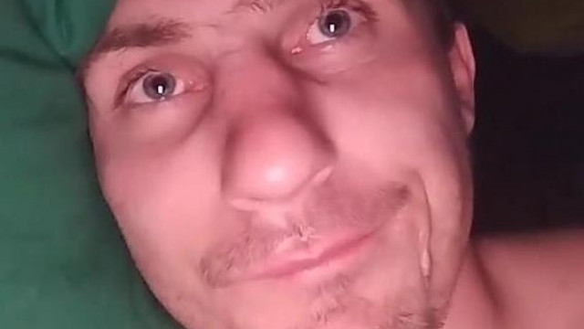 Továbbra sincs nője a nyergesi tróger rèmnek, így "komoly" párkereső videót készít