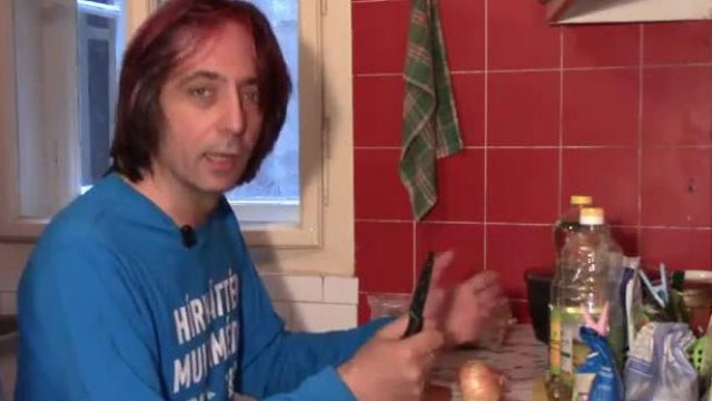 Paprikás csirke Molnár F  Árpáddal (Szerinte sok humorral) - Árpád első főzőműsora