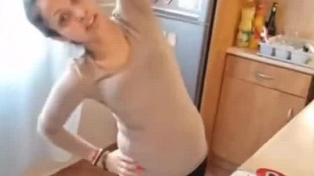 Roda Pantera felexelése a pornózással és táncnak nevezett retard rángatózással