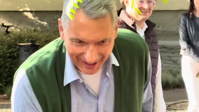 Koldus Kufárt becsicskítja Lázár János