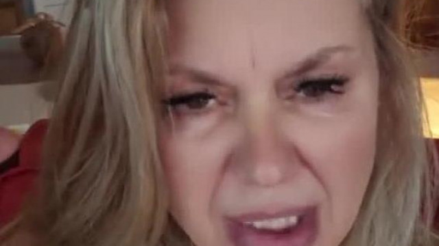 Bolond Papp Mariella videóban átkoz meg egy trollt agyat kiszakító fejgörccsel