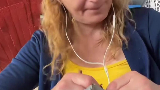 A leépült Kaffka Tranyòt retardkodás közben szòlítja le egy random, retardált járòkelő