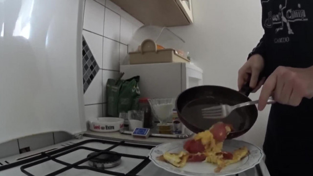 VKÁ Vlog Retro - Villásreggeli Vká módra: Tojásrántotta