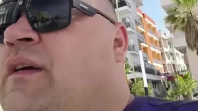 MC Trollok miatt hátteret többé nem mutató hülyegyerek - Tengerpart, boxgép bejelentkezés