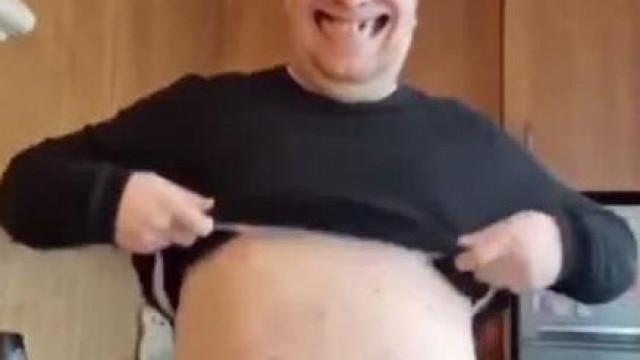 (HANGOS!) Humortalan Subi Roli horrorfilmre filterezi az amúgy is ronda fejét, majd belet ráz
